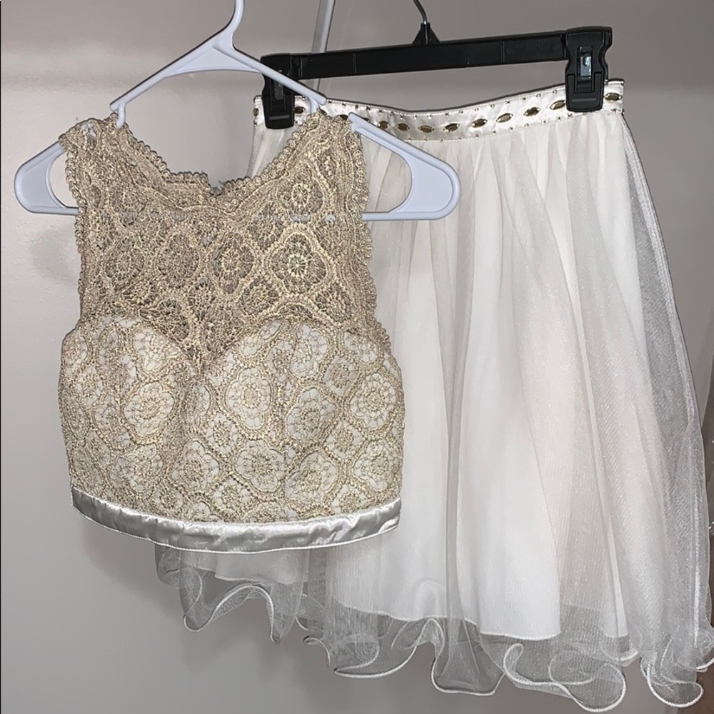 DONATED Crotchet Lace 2 Piece Special Occasion /Prom Dress - Picture 6 of 6